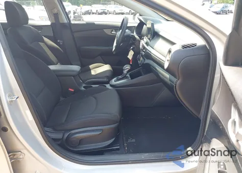 2019 Kia Forte Lxs z USA, uszkodzony, nr VIN 3KPF24AD0KE074381